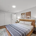 Stylish And Accessible Six Bedroom Home In Wexford/Pittsburg With Kids Amenities