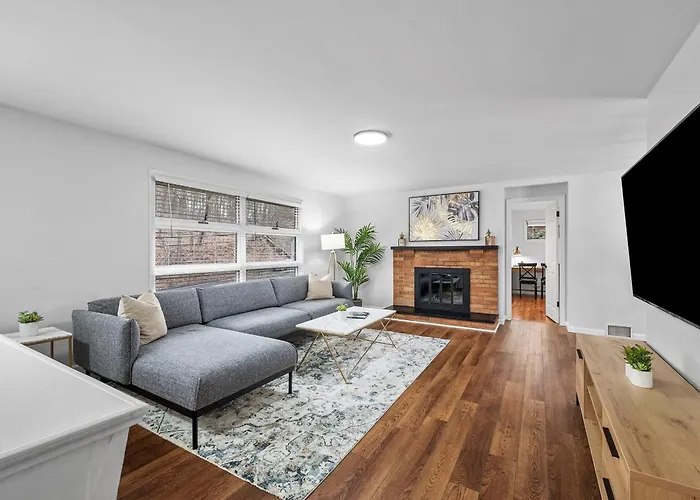 Stylish And Accessible Six Bedroom Home In Wexford/Pittsburg With Kids Amenities