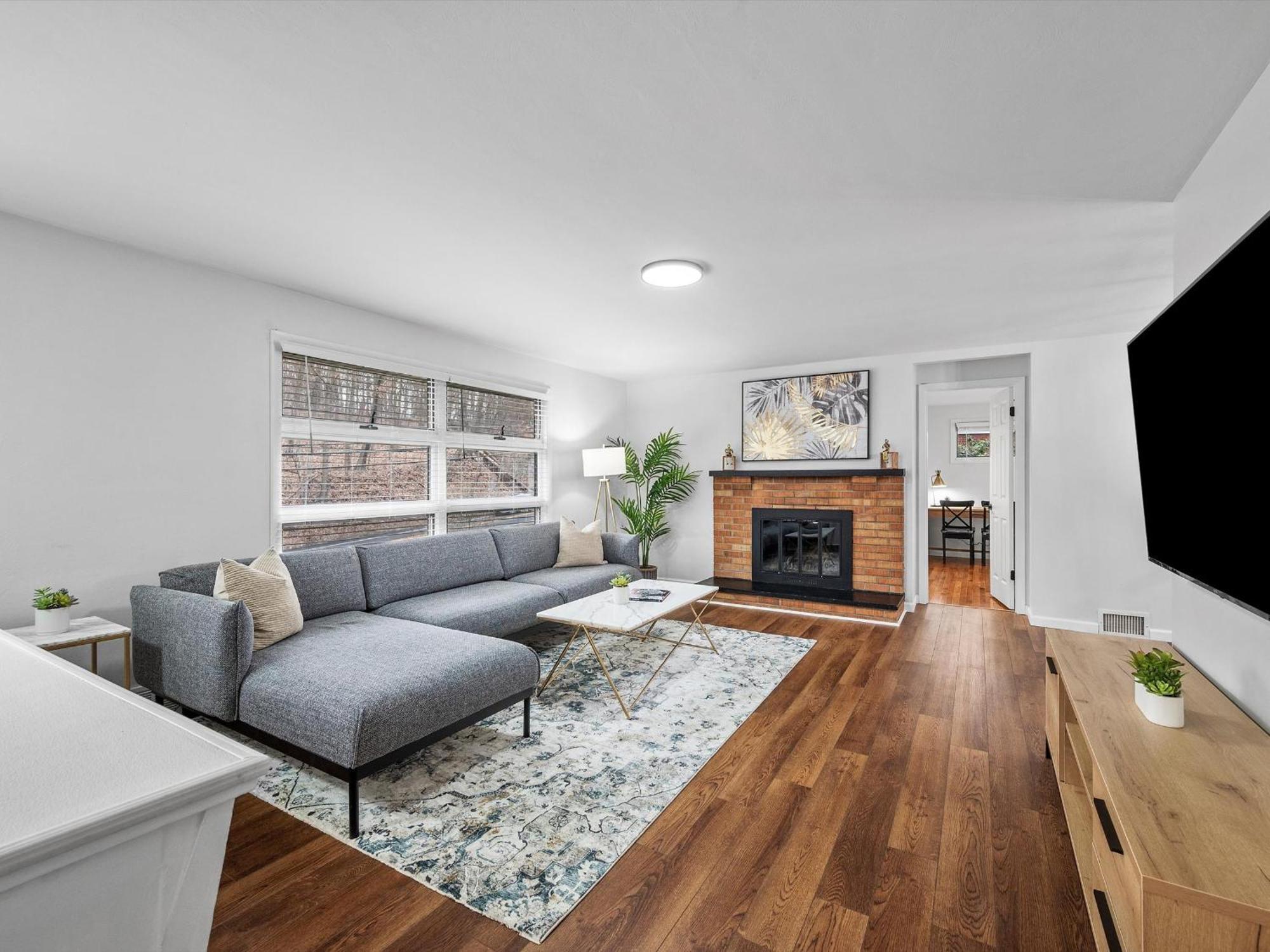 Stylish And Accessible Six Bedroom In Wexford/pittsburg With Kids Amenities