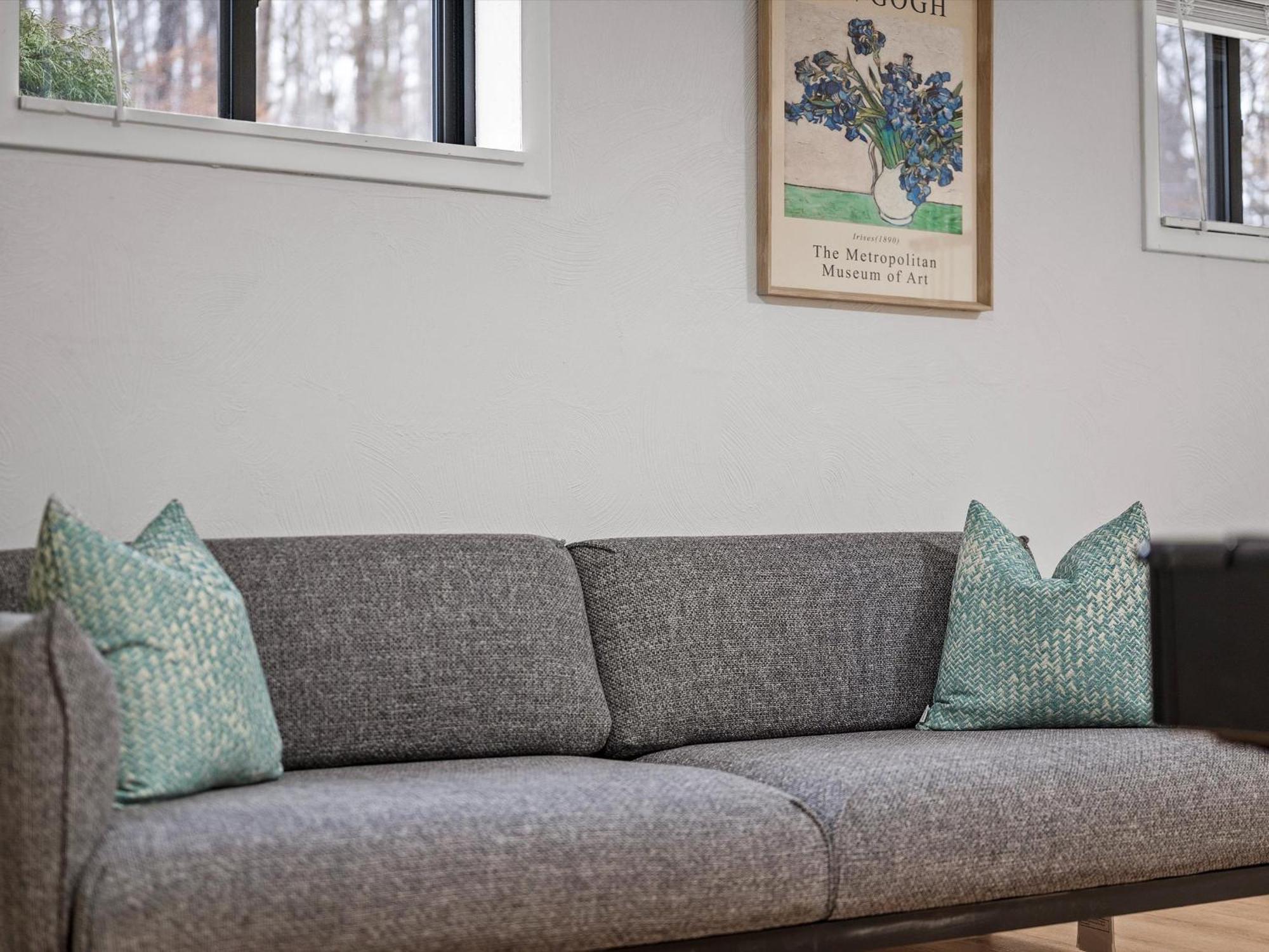 Stylish And Accessible Six Bedroom In Wexford/pittsburg With Kids Amenities